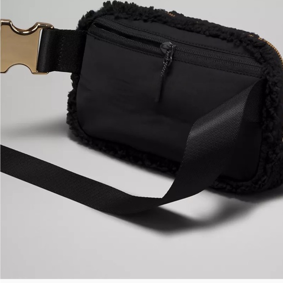 Lululemon Fleece Belt Bag🖤💛🖤💛 Will add additional pics - Picture 3 of 6